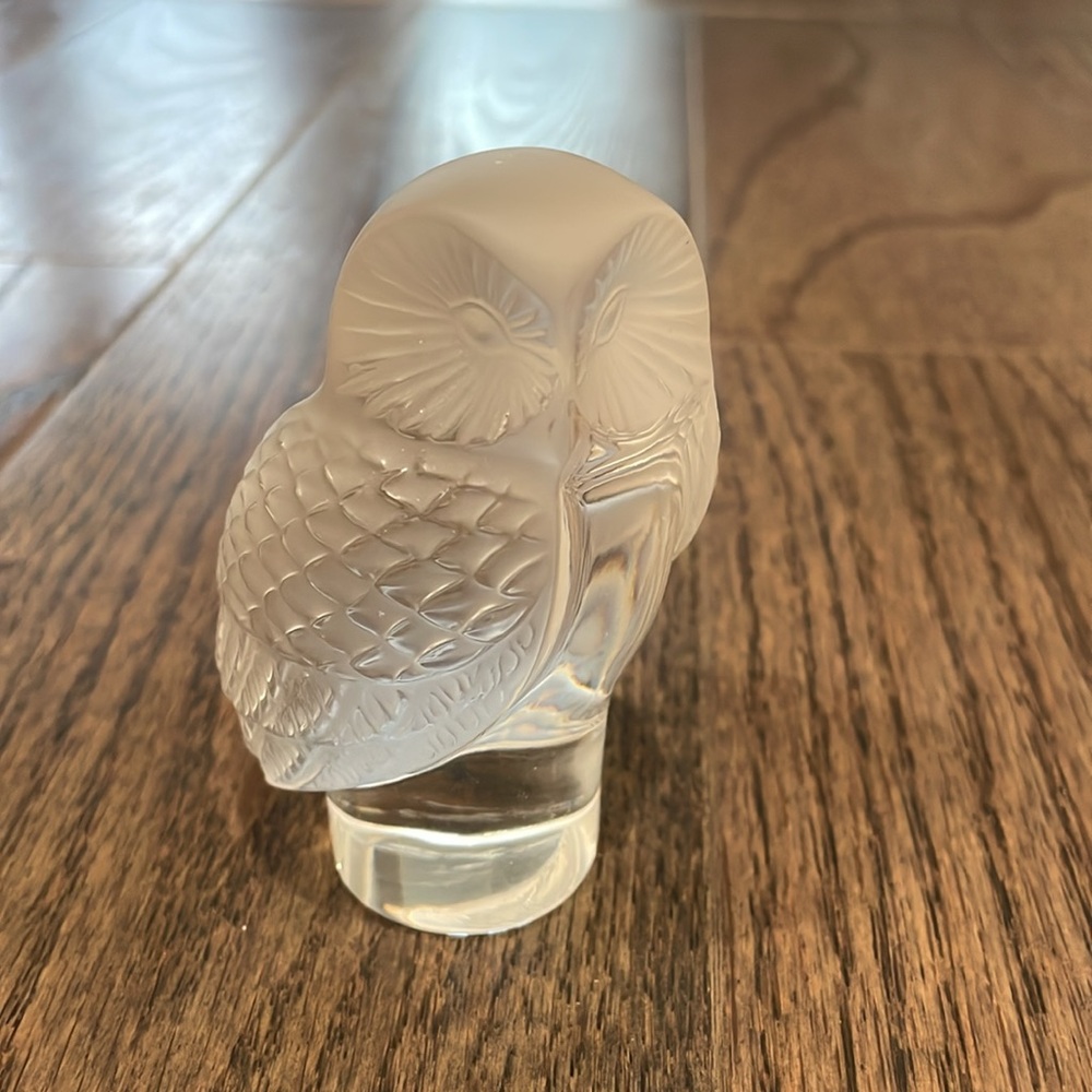 Lalique owl figurine and paperweight frosted crystal